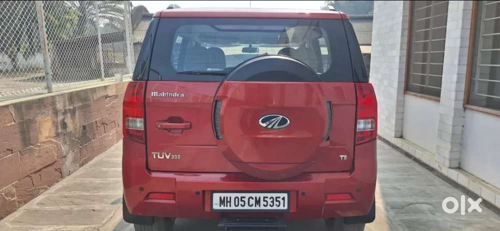 Mahindra Tuv 300 Mhawk100 T8 Dual Tone, 2015, Diesel