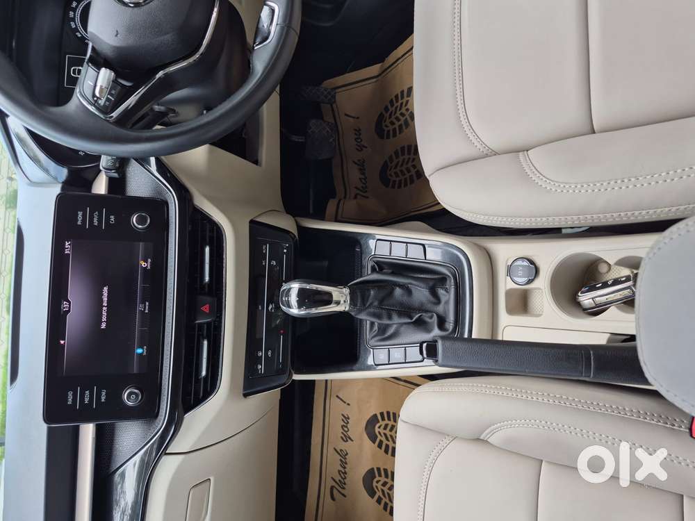 Skoda Slavia 1.0 Ambition Tsi At, 2023, Petrol