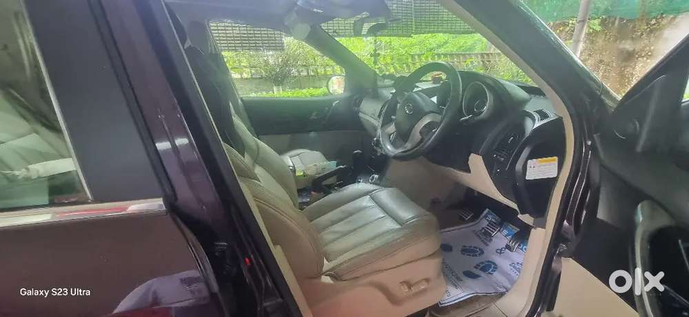 Mahindra Xuv500 2016 W10, Manual