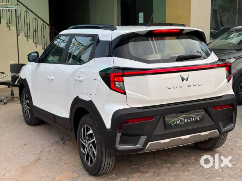 Mahindra Xuv 3xo Ax5 Pm Mt, 2025, Petrol