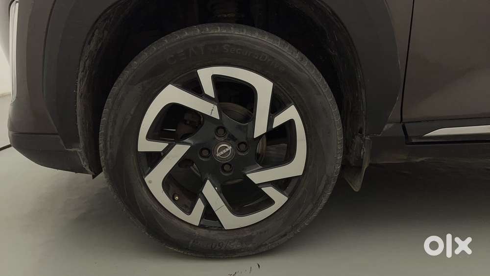 Nissan Magnite 1.0 Xv, 2022, Petrol