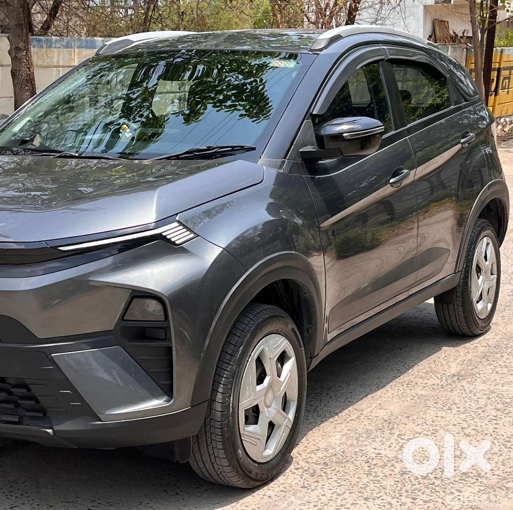 Tata Nexon Pure Plus (s) Petrol Amt, 2024, Petrol