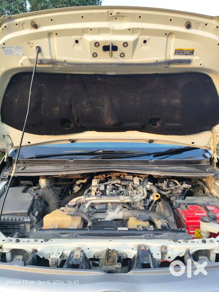 Toyota Innova Crysta (v) 2019