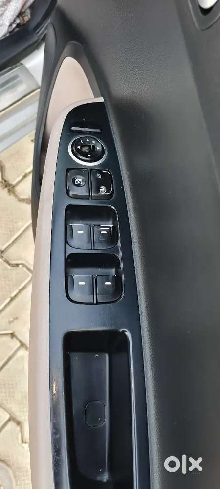 I10 Grand Petrol Sports  2016 2nd Owner Running 75000