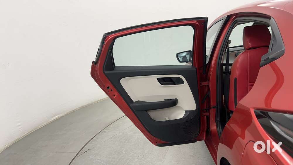 Tata Altroz 1.2 Xt, 2021, Petrol