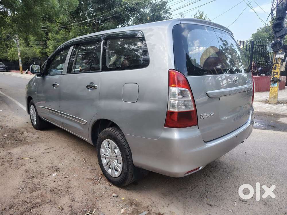 Toyota Innova 2.5 G (diesel) 8 Seater Bs Iv, 2016, Diesel