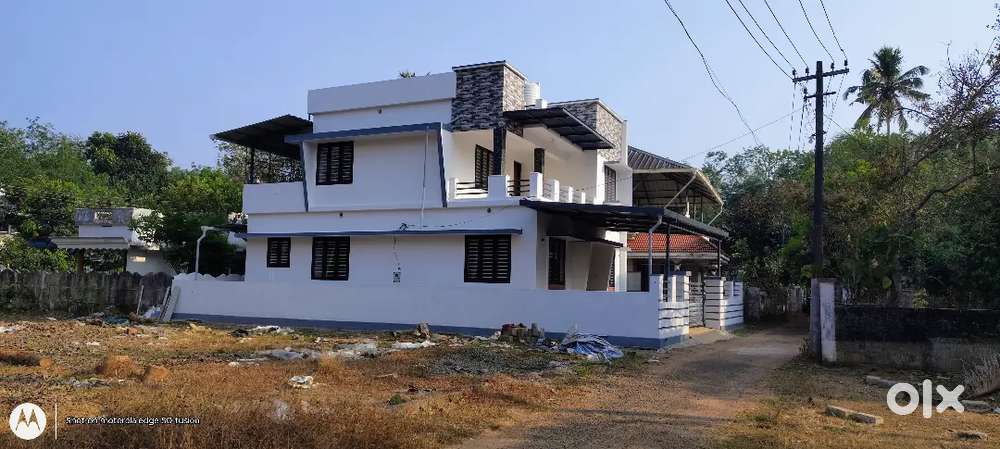 4.5 CENT LAND WITH 1800 SQFT 3 BHK FOR SALE