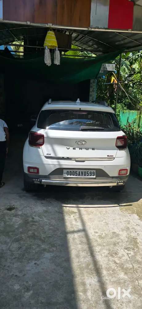Hyundai Venue 2020 Petrol 87500 Km Driven