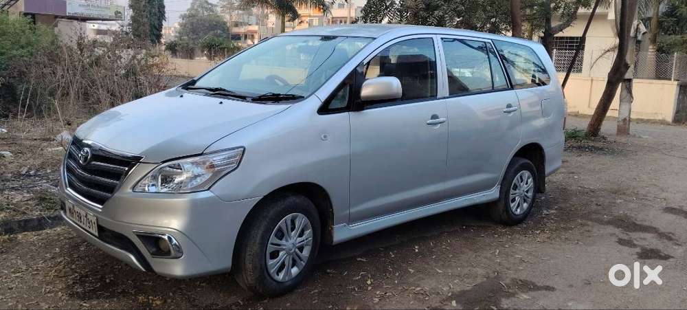 Toyota Innova 2012 Car