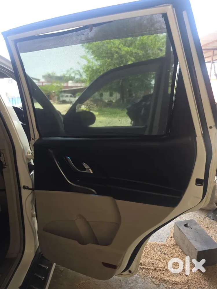 Mahindra Xuv500 2017 Diesel 70000 Km Driven
