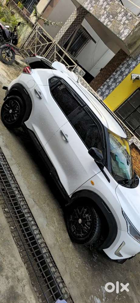 One Hand Car , Extra Boofer Attched