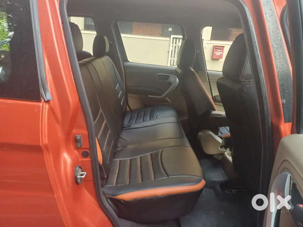 Mahindra Tuv 300 2016