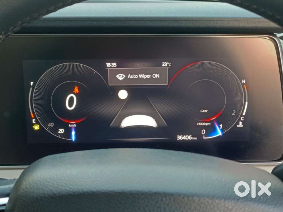 Mahindra Xuv700 2.0 Ax 7 Petrol Mt Str, 2021, Petrol