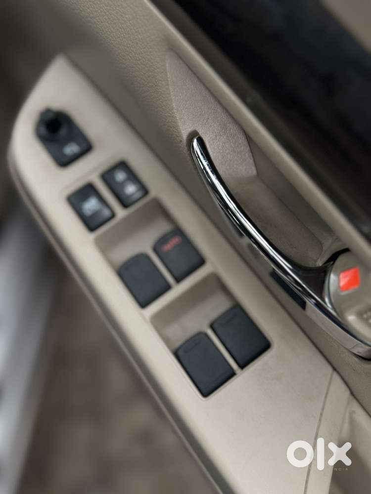 Toyota Rumion V Mt, 2025, Petrol