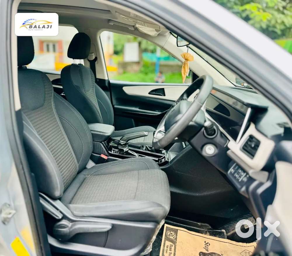 Mahindra Xuv700 2.0 Ax 5 Petrol Mt Str, 2021, Petrol