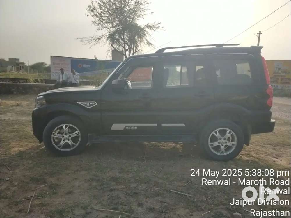 Mahindra Scorpio S10 2017