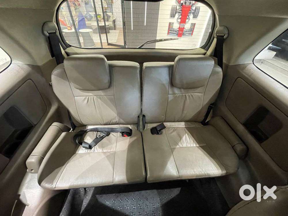Toyota Innova 2.5 V 8 Str, 2016, Diesel