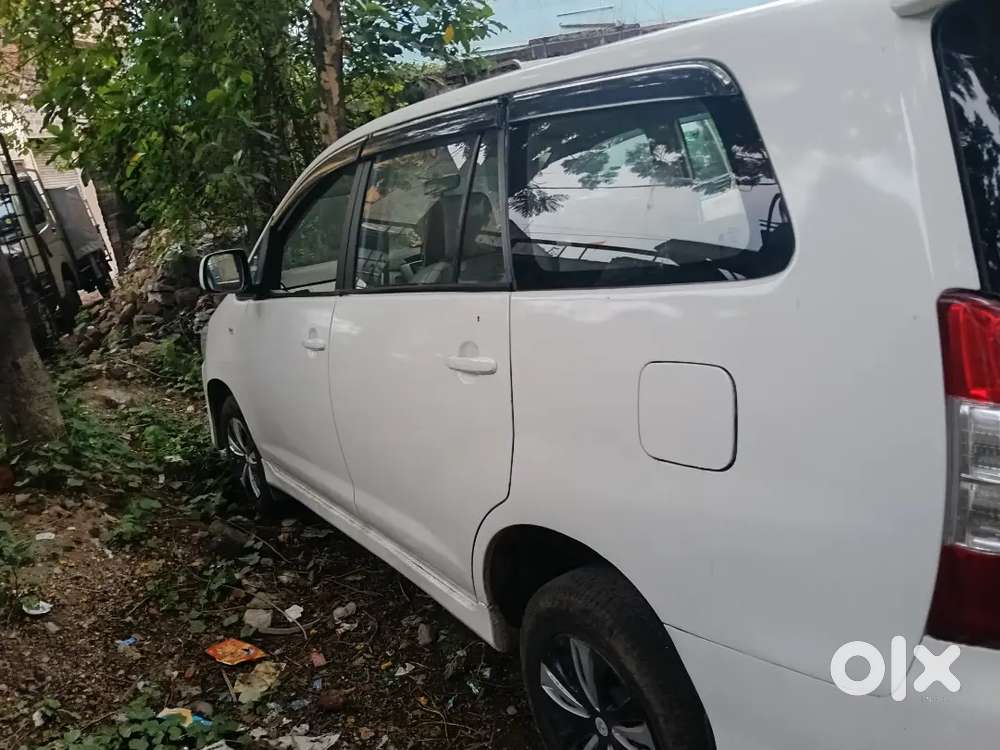 Toyota Innova 2013 Diesel Well Maintained