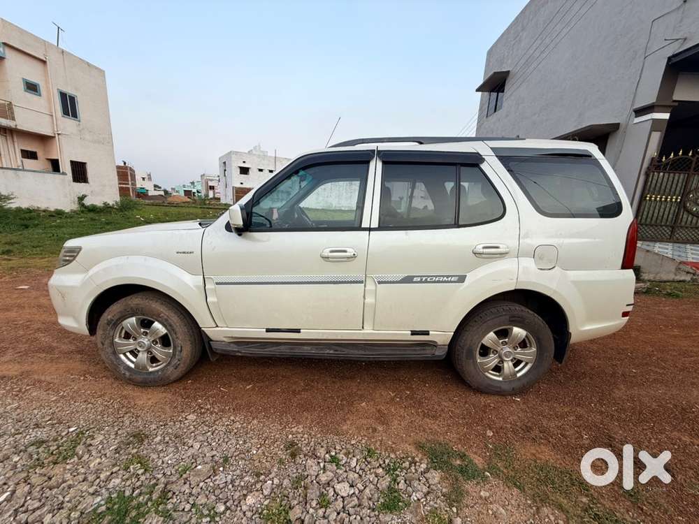 2016 Tata Safari Storme