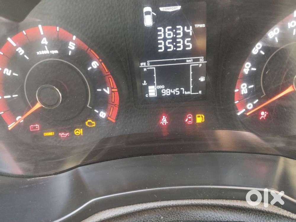 Mahindra Xuv300 W4, 2023, Cng & Hybrids
