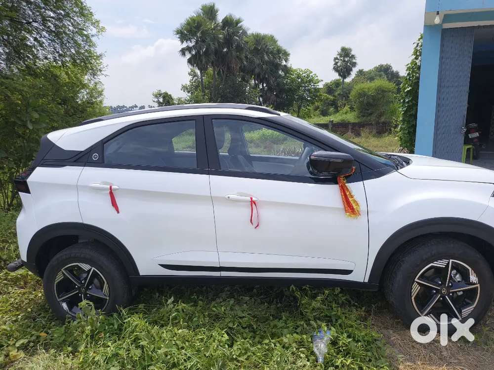 Tata Nexon Petrol 6 Amt 2026