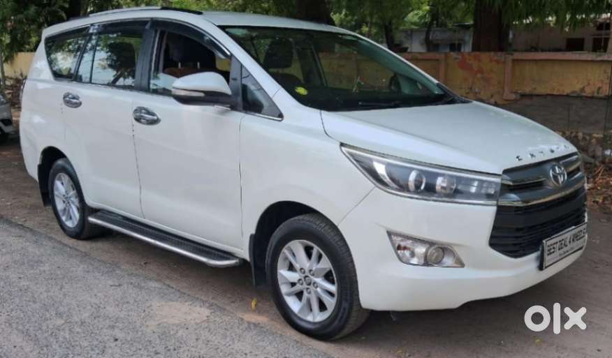 Toyota Innova Crysta 2.4 V 7 Str, 2017, Diesel