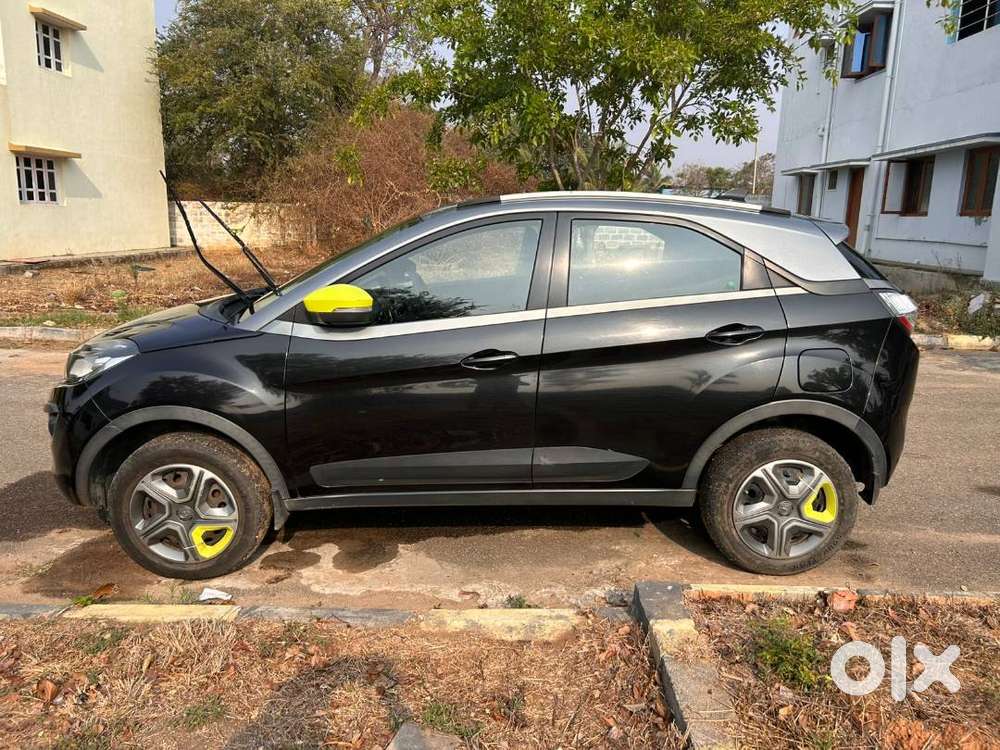 Tata Nexon (dual Tone Black) 2018 Diesel Good Condition