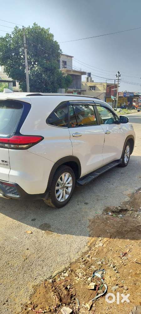 Toyota Innova Hycross 2.0 Zx Hybrid 7 Str, 2023, Petrol