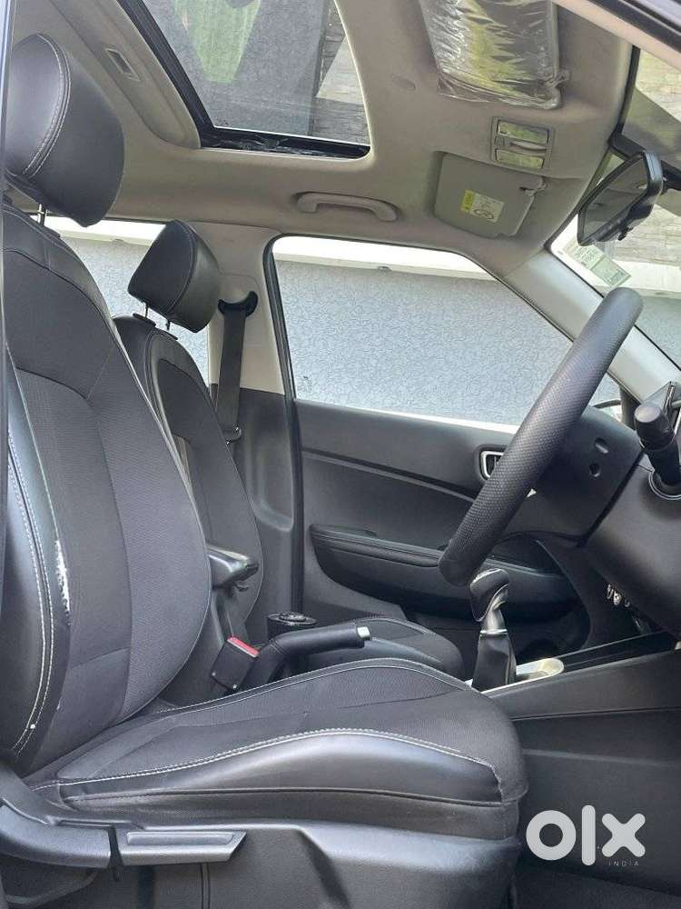 Hyundai Venue Sx (o) Mt 1.5 Diesel, 2019, Diesel