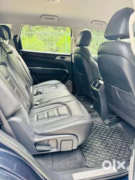 Mahindra Alturas G4, 2022, Diesel