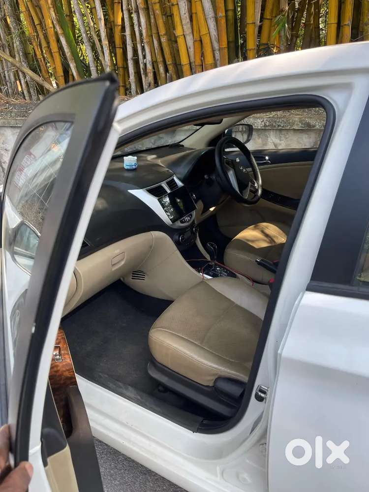 White Hyundai Verna For Sale  Good Condition