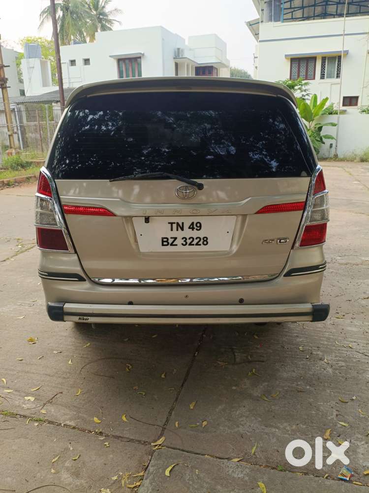 Toyota Innova 2.5 G (diesel) 8 Seater Bs Iv, 2014, Diesel