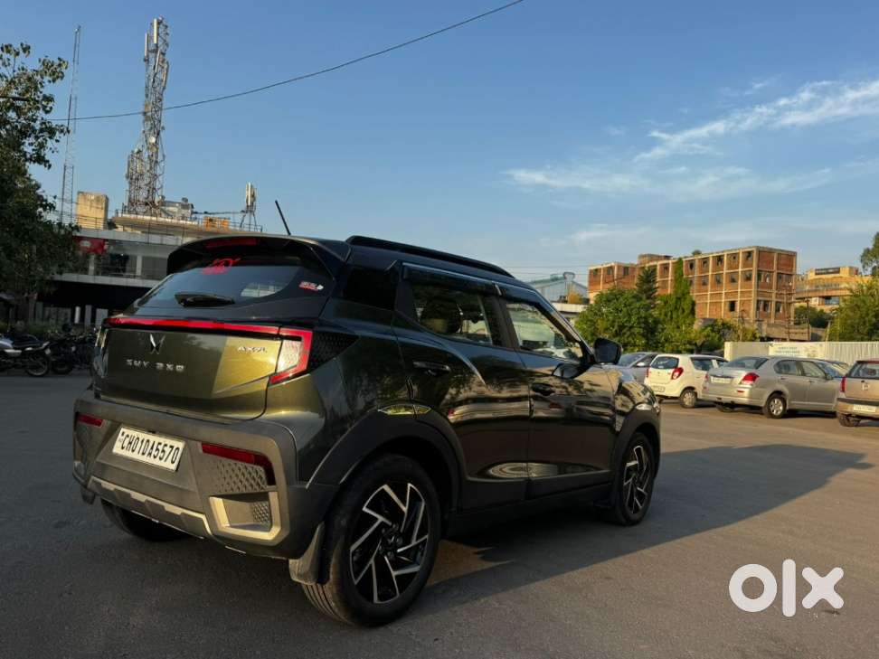 Mahindra Xuv 3xo Ax7l 1.2 Petrol At (pg), 2025, Petrol