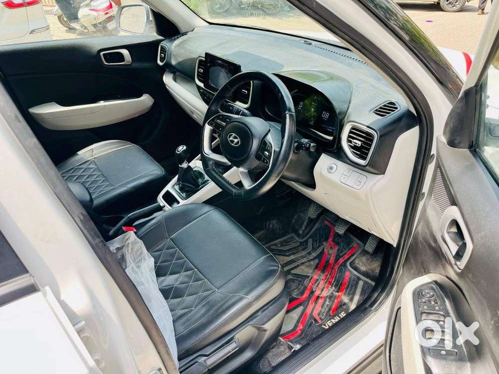 Hyundai Venue Sx Mt, 2023, Petrol