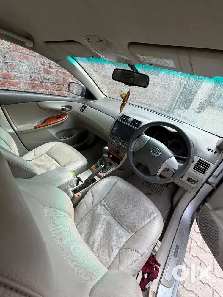 Toyota Corolla Altis 2010