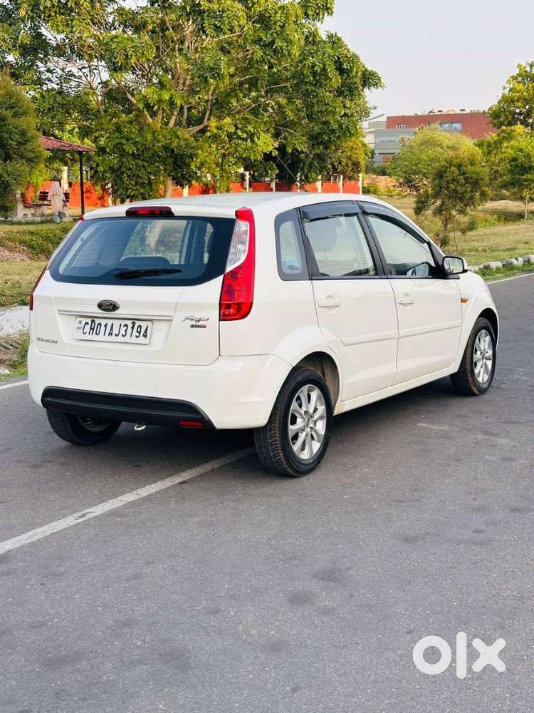 Ford Figo Diesel Titanium, 2011, Diesel