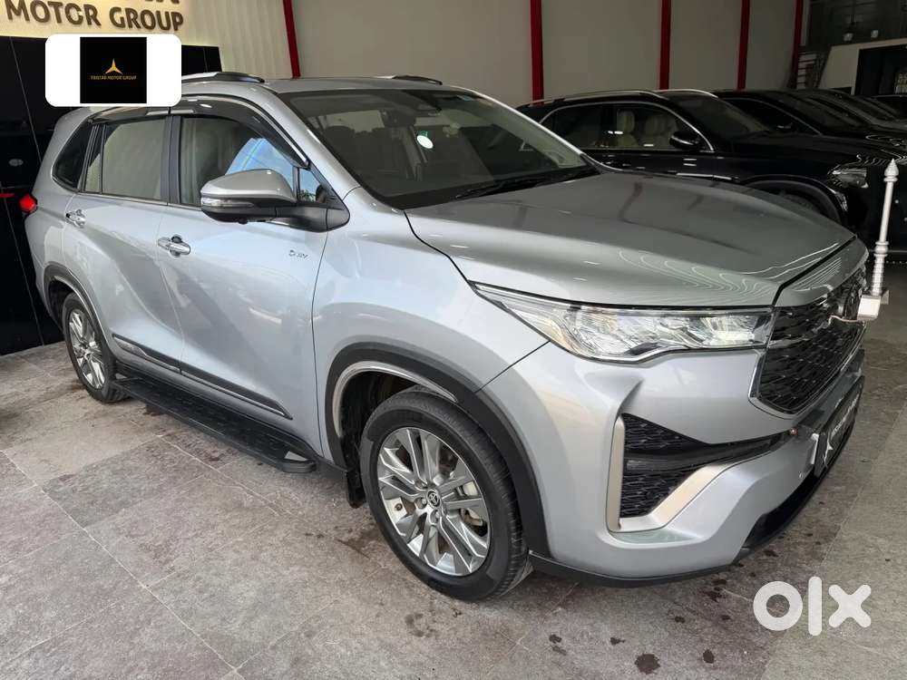Toyota Innova Hycross, 2025, Petrol