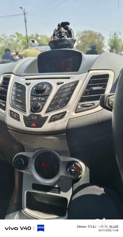 Ford Fiesta 2012 Lpg 100000 Km Driven, Cruze Control ,lpg