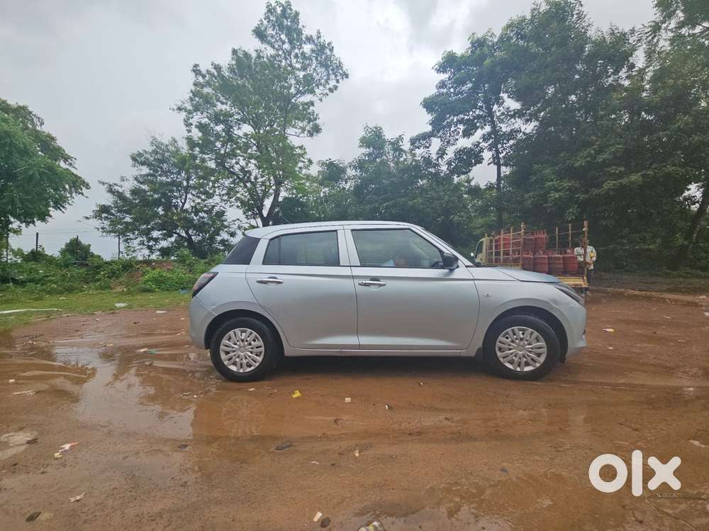 Maruti Suzuki New-gen Swift Lxi, 2025, Petrol