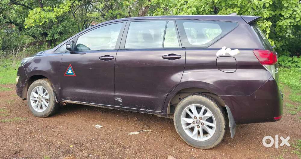 Toyota Innova Crysta 2.4 G (taxi) 8 Seater
