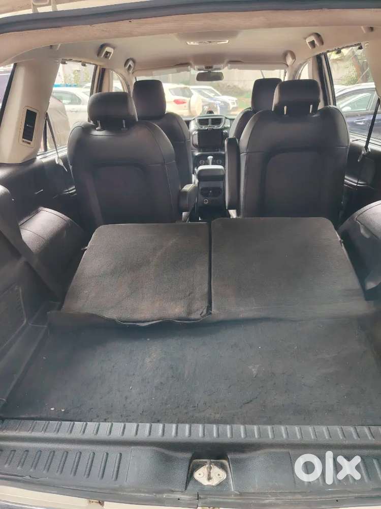 Tata Hexa 2017 Pearl White Diesel  Automatic, 4x2 6 Seater. Top Model