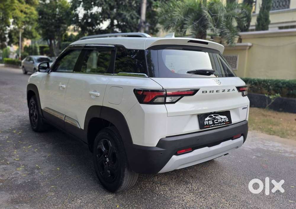 Maruti Suzuki Brezza 1.5 Zxi Smart Hybrid, 2023, Petrol