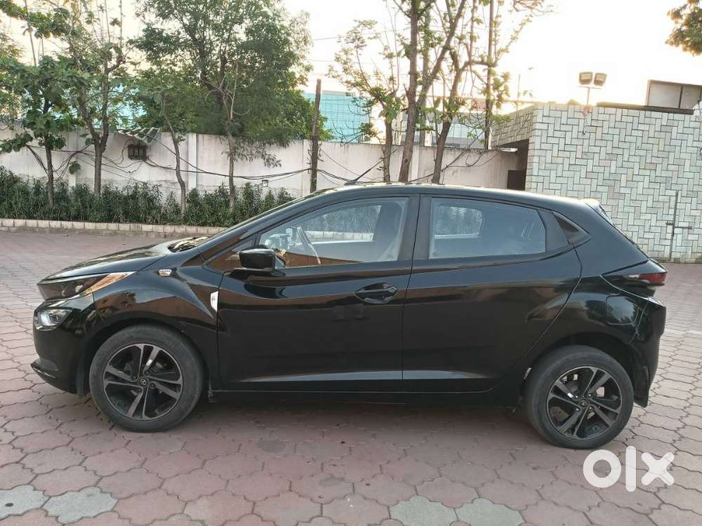 Tata Altroz 1.2 Xz Plus Dark Edition, 2021, Petrol