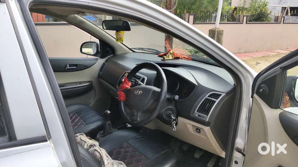 Hyundai I20 Sportz  2013 Model  Premium Hatchback  Good Condition L