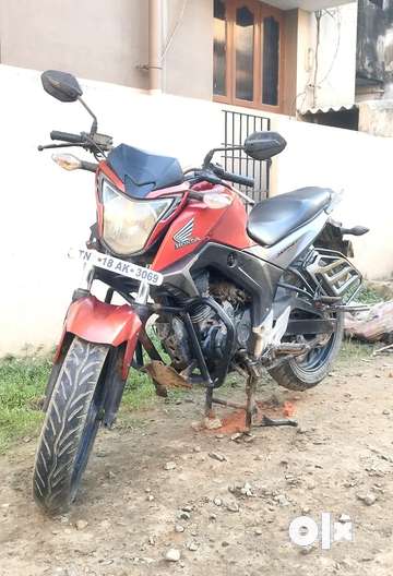 Honda hornet online 2017 model