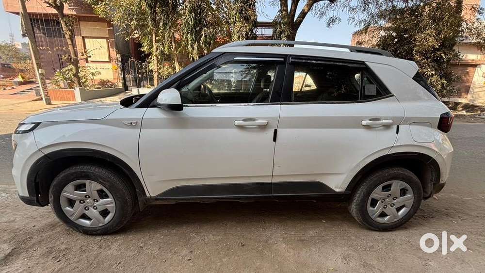 Hyundai Venue 2022 Petrol Good Condition