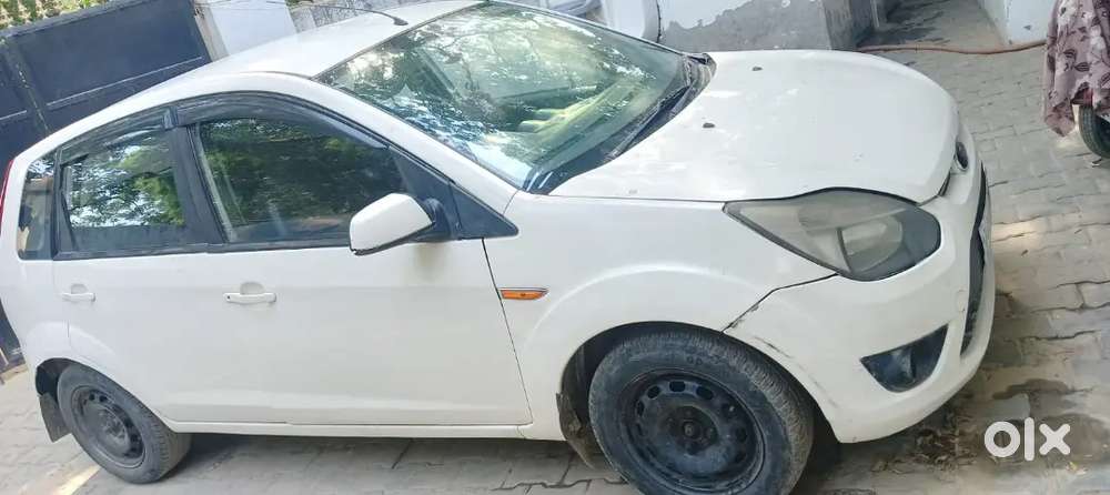 Ford Figo Titanium Plus 2012