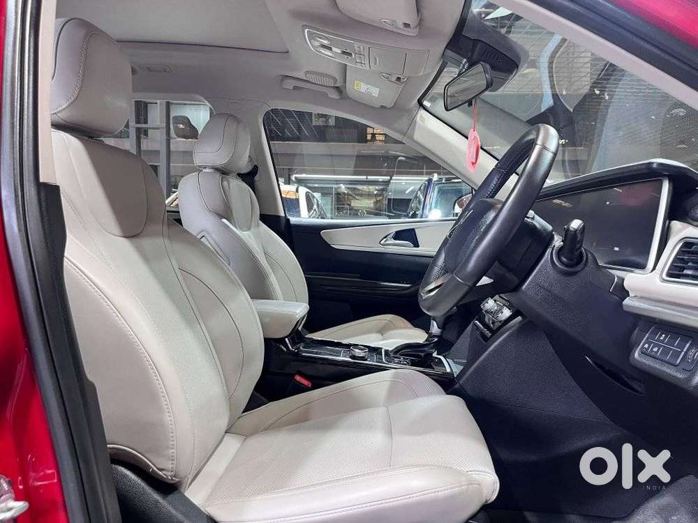 Mahindra Xuv700 2.2 Ax 7 Diesel At Luxury Pack Str Awd, 2023, Diesel