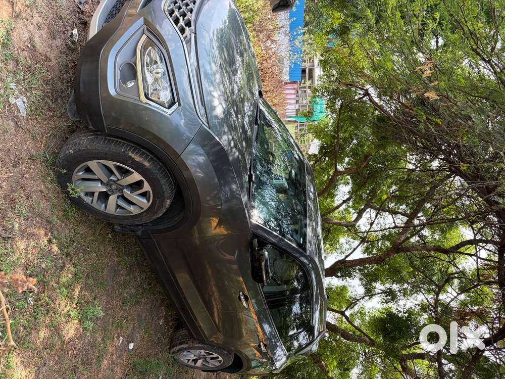 Tata Safari