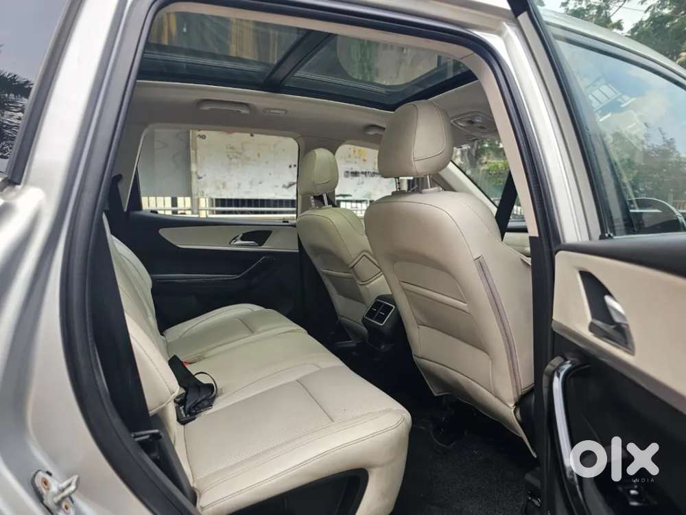 Mahindra Xuv700 2.2 Ax 7 Diesel At Luxury Pack Str, 2022, Diesel